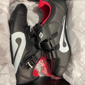 New Peloton cycling shoes with cleats - size 40